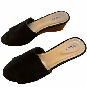 Tahari • Black Sandals • Slide in